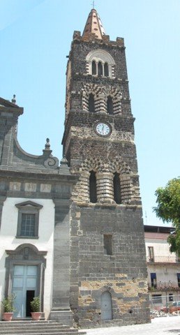 stmartinchurchbeffroiinrandazzo1213century.jpg